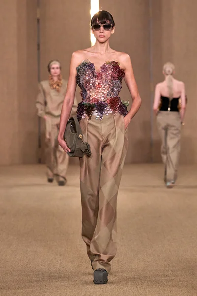 Look 17